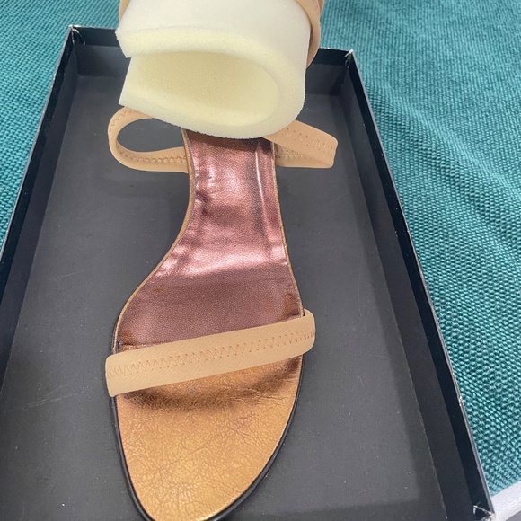 Donald J Pliner -Couture- Made in the Mountains of Italy - Picture 6 of 7